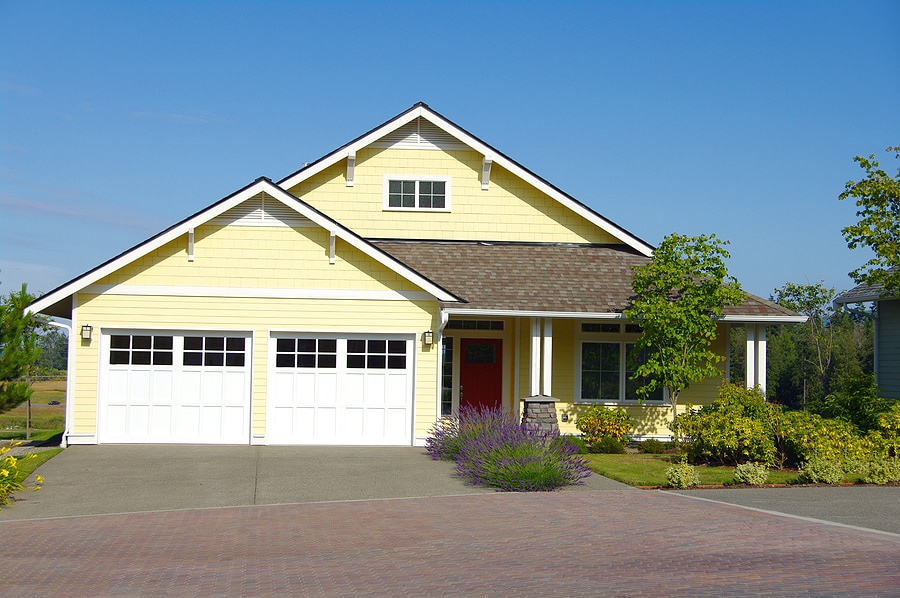 How to Creatively Makeover Your Garage Door